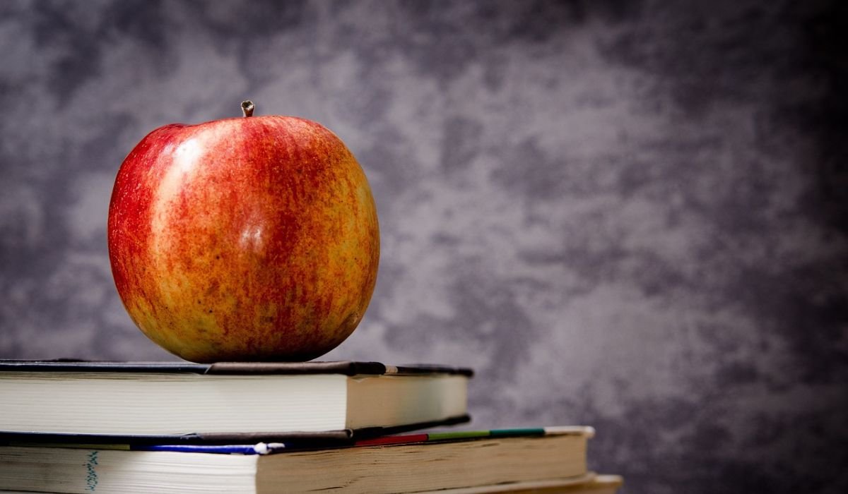 metal oxide tft apples